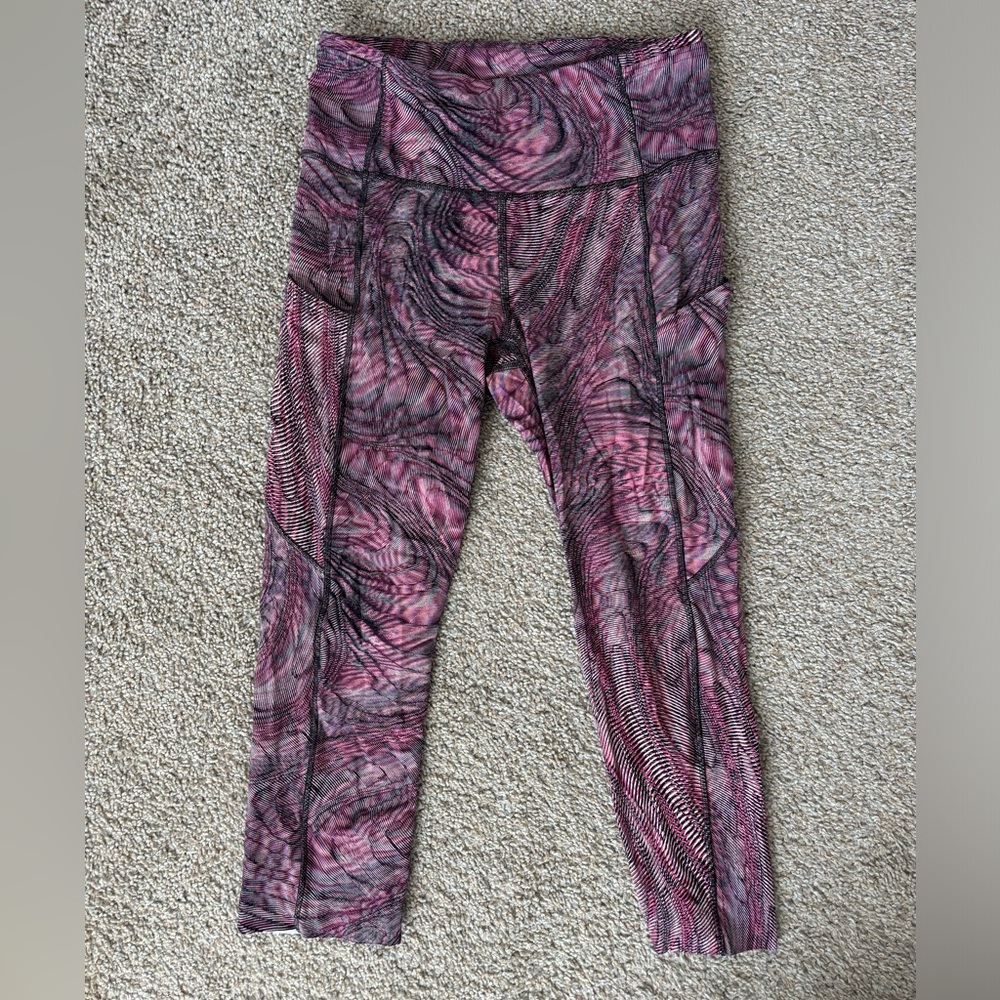 Lululemon 🍋 cropped pocket leggings 6